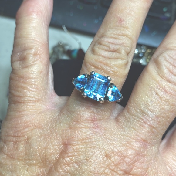 Vintage 925 Silver & Blue Topaz Ring - Picture 4 of 4